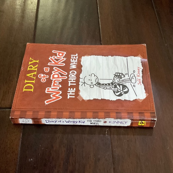 Diary of a Wimpy Kid The Third Wheel - Picture 3 of 4